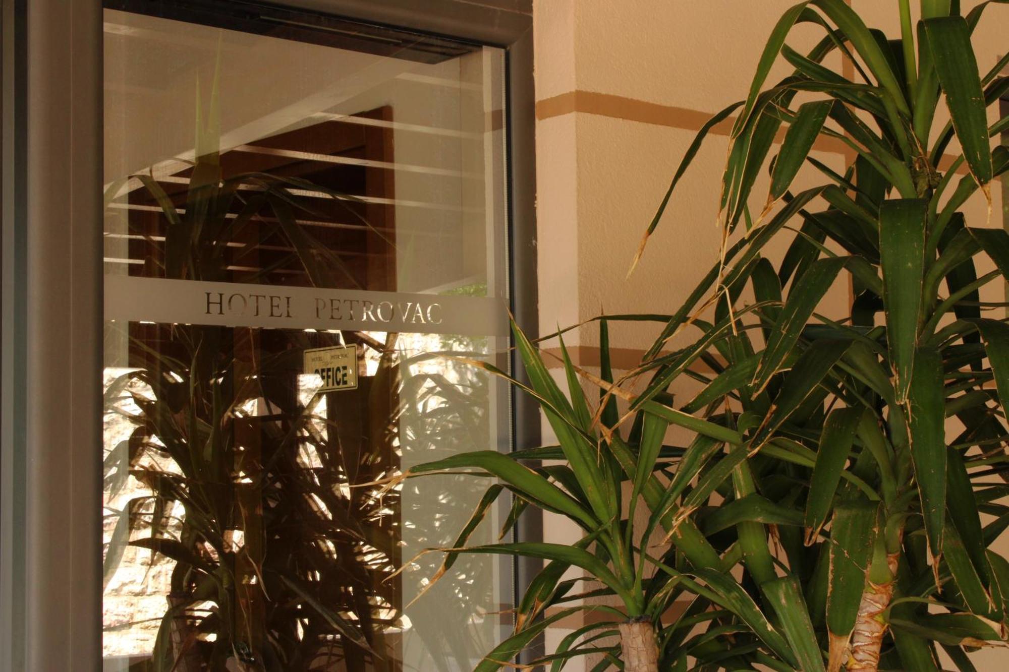 Hotel Petrovac Zewnętrze zdjęcie