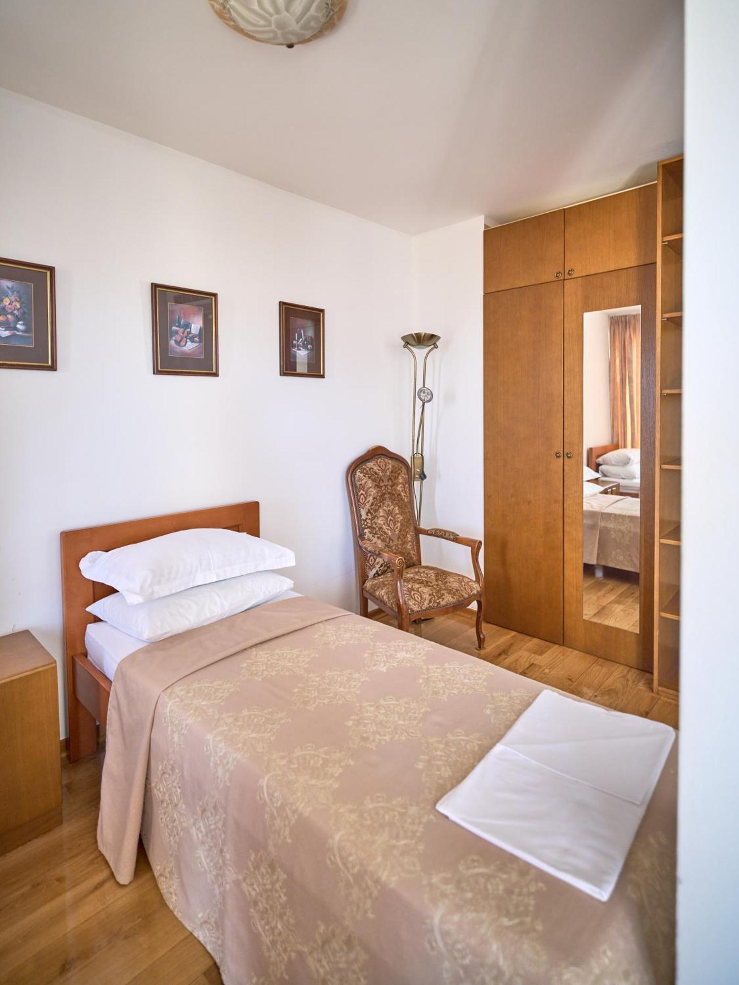 Hotel Petrovac Zewnętrze zdjęcie